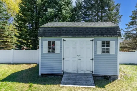 27 Primrose Lane Concord NH 03303
