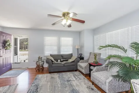 27 Primrose Lane Concord NH 03303
