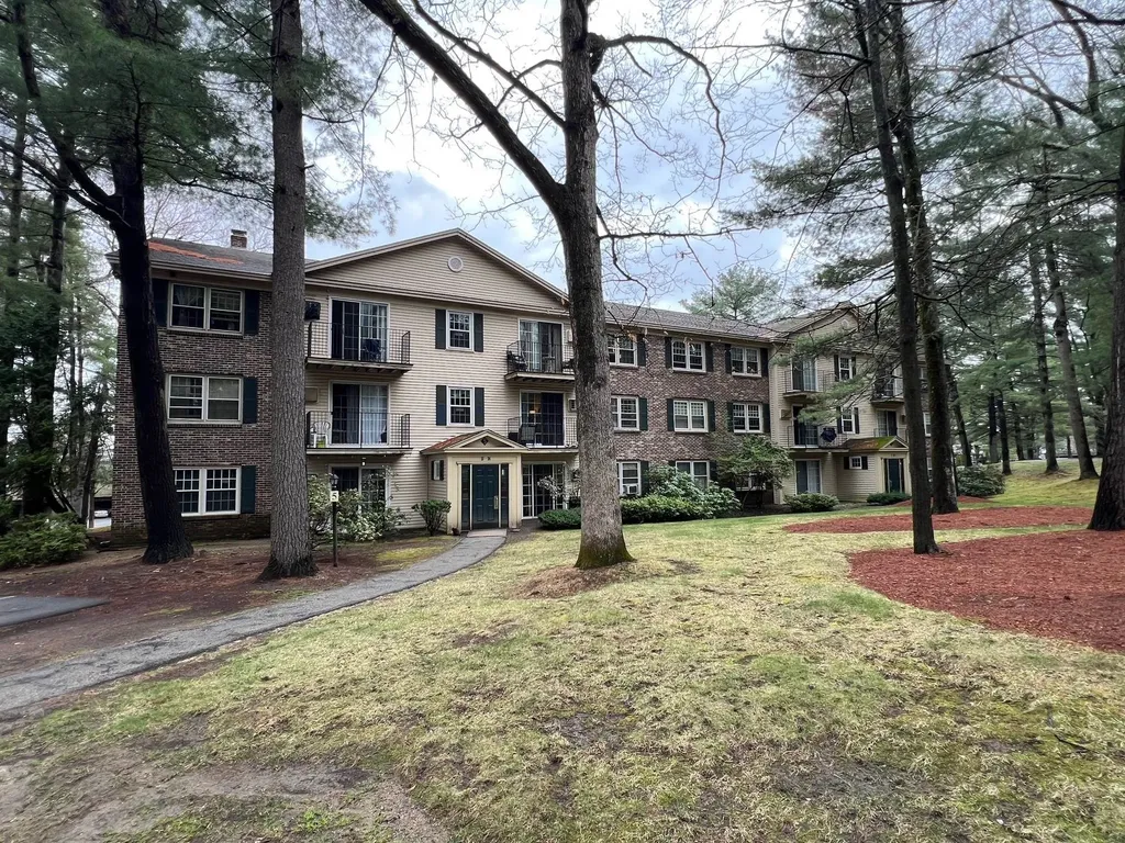5 Autumn Leaf Drive Nashua NH 03060