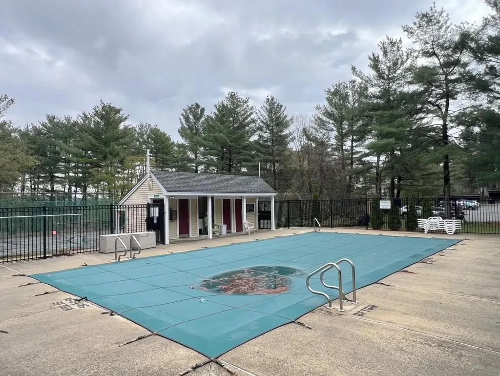 5 Autumn Leaf Drive Nashua NH 03060