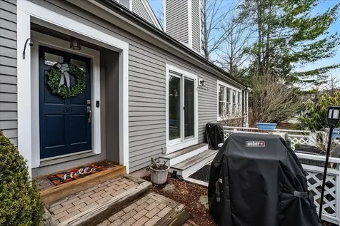 38 Green Heron Lane Nashua NH 03062