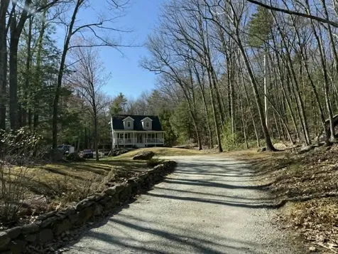 1071 Montalona Road Dunbarton NH 03046