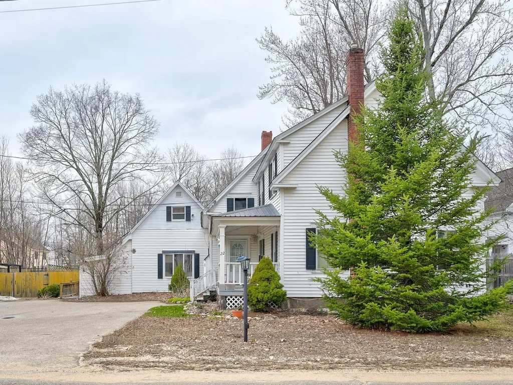 22 Oak Street Conway NH 03860