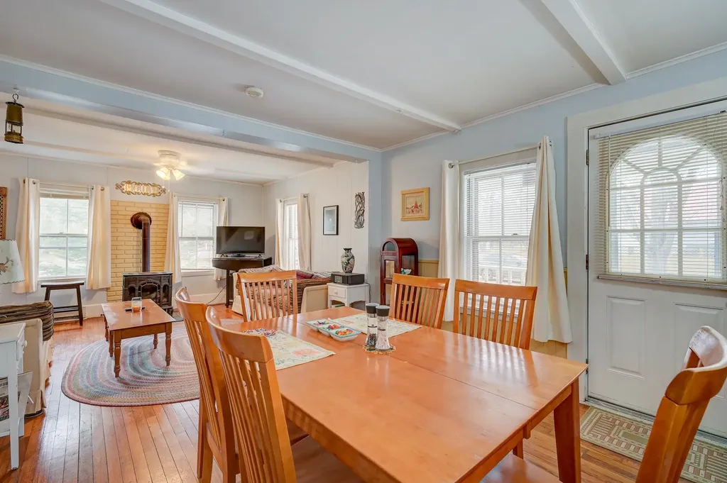 22 Oak Street Conway NH 03860