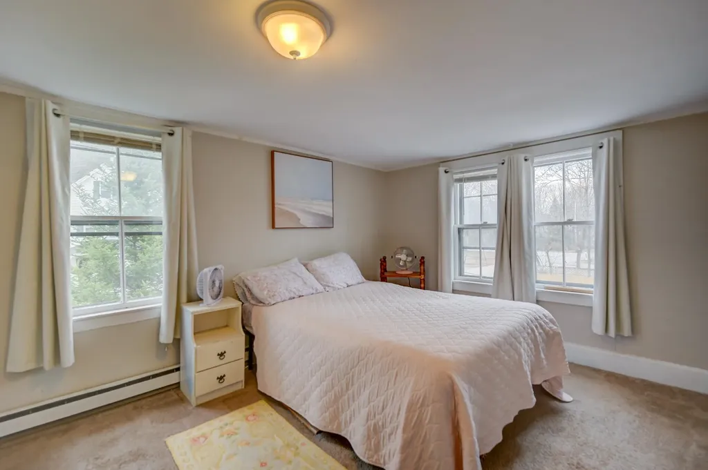 22 Oak Street Conway NH 03860