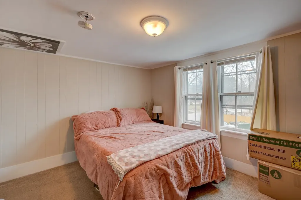 22 Oak Street Conway NH 03860