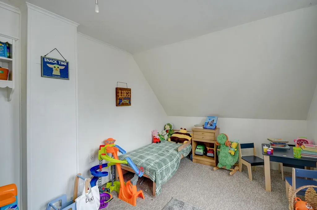 22 Oak Street Conway NH 03860