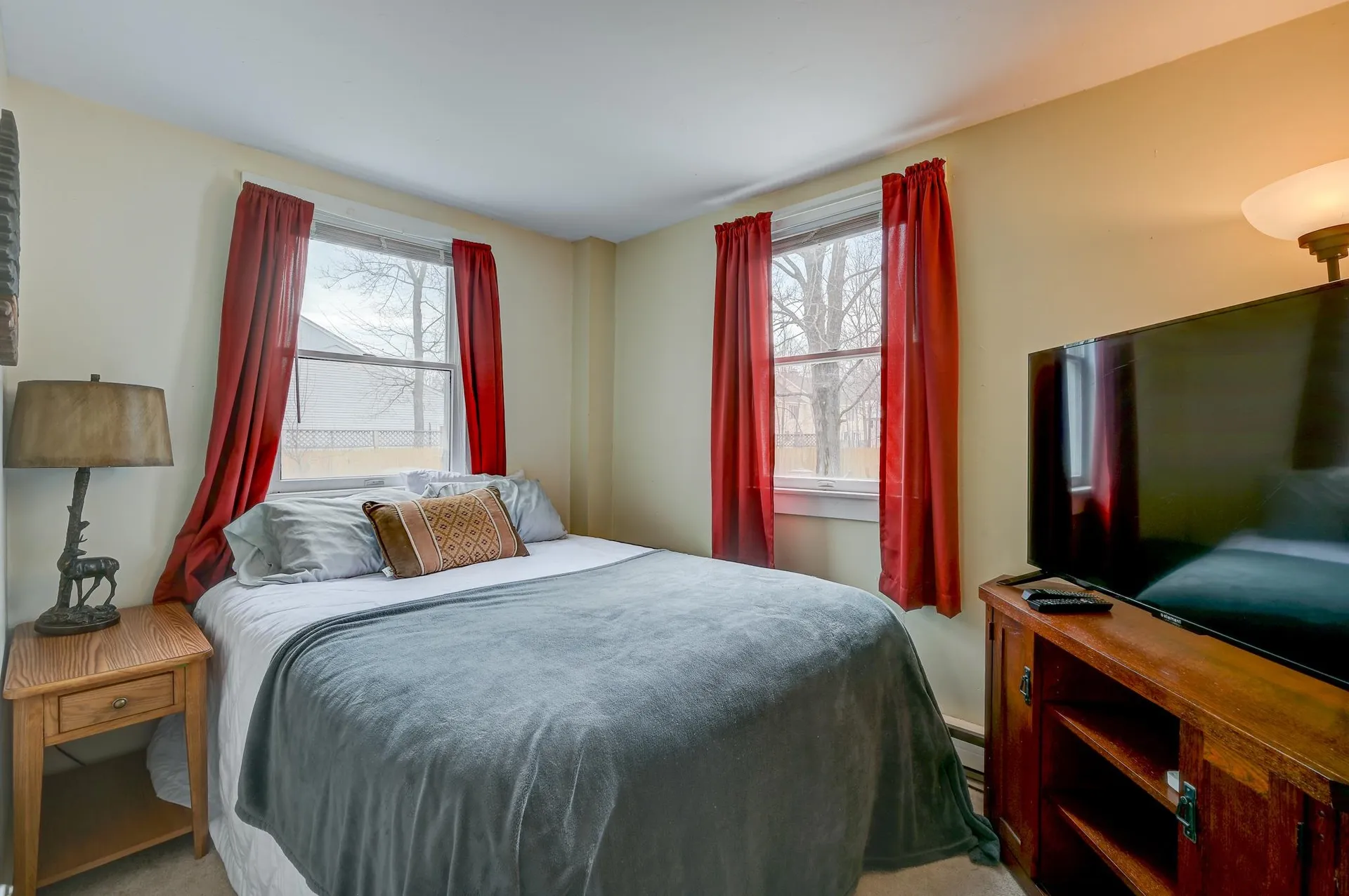 22 Oak Street Conway NH 03860