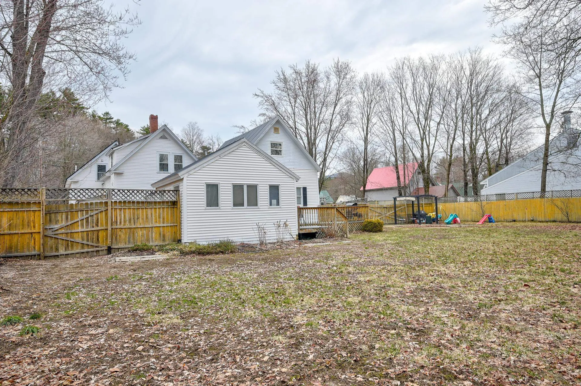 22 Oak Street Conway NH 03860