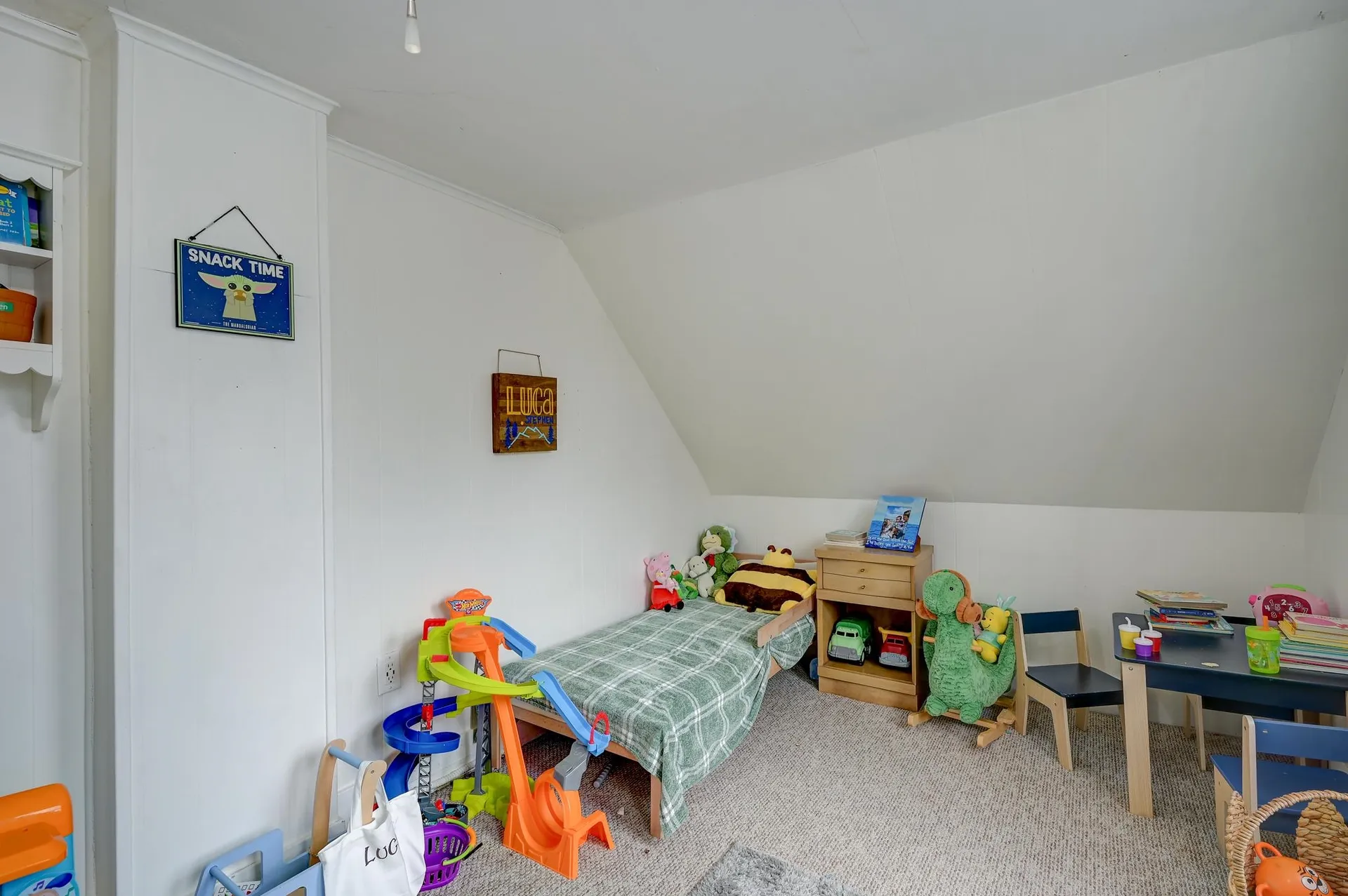 22 Oak Street Conway NH 03860