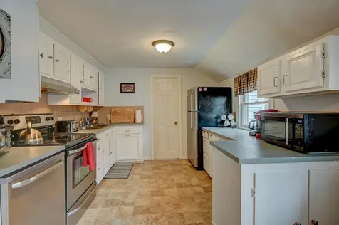 22 Oak Street Conway NH 03860