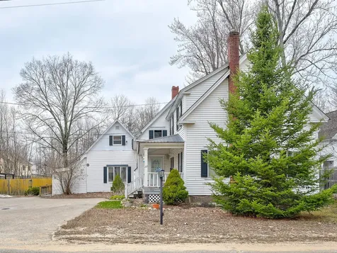 22 Oak Street Conway NH 03860