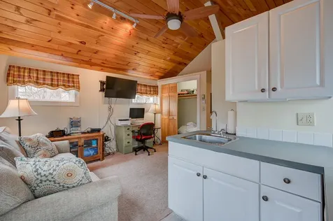 22 Oak Street Conway NH 03860