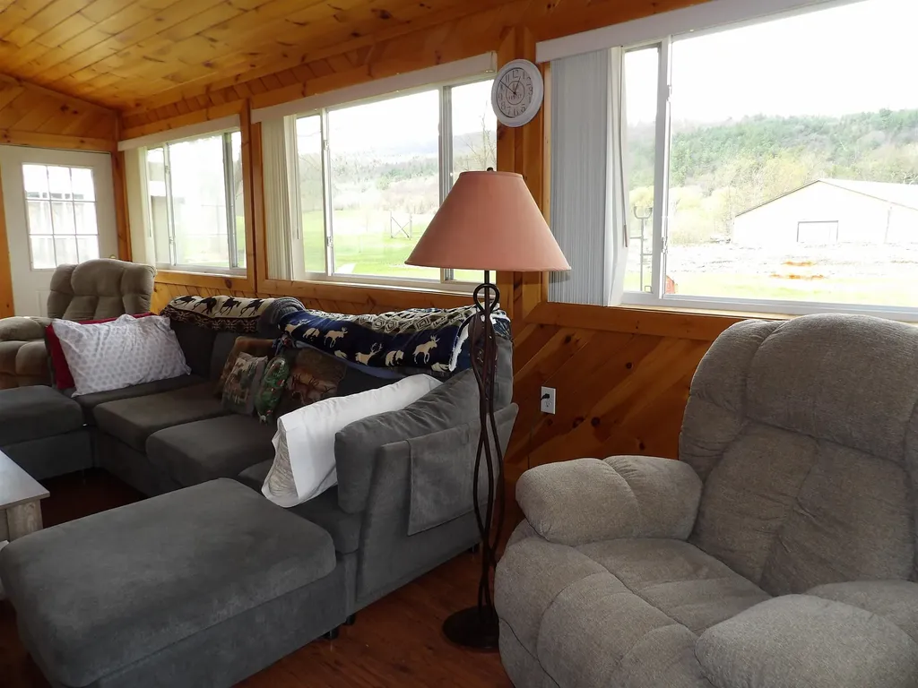 1374 Us Route 7s Wallingford VT 05773