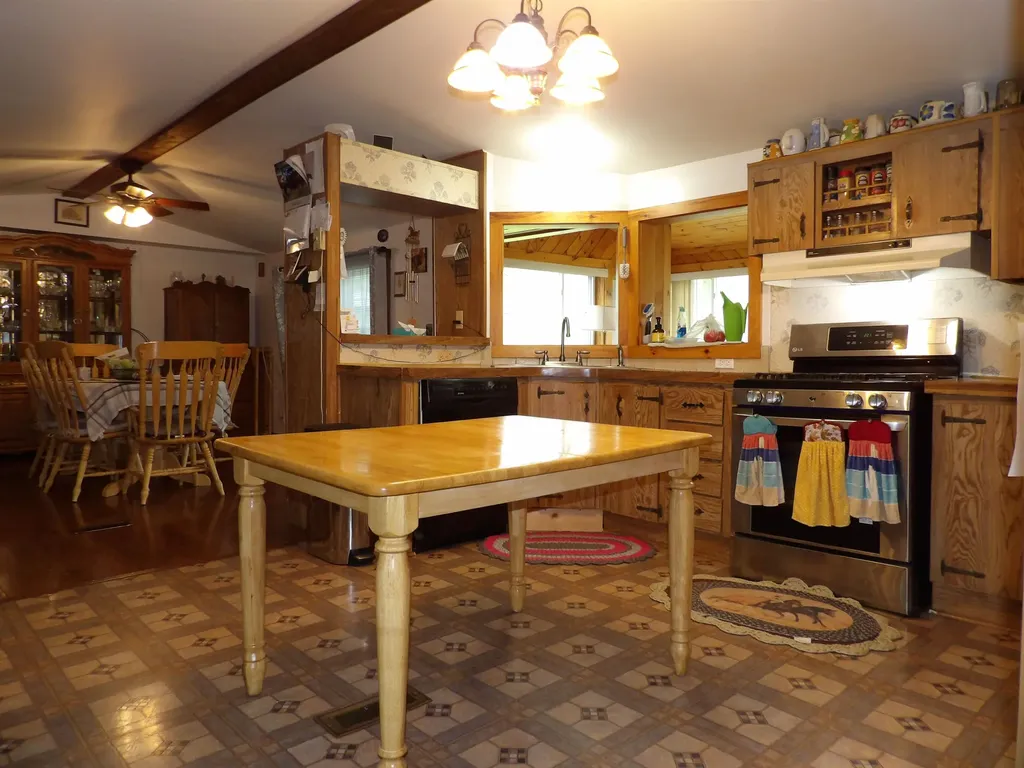 1374 Us Route 7s Wallingford VT 05773