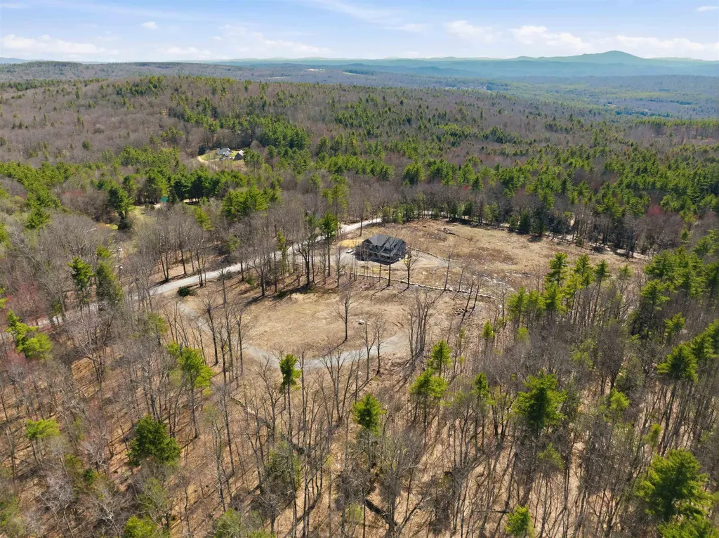 28 Taylor Road Sanbornton NH 03269