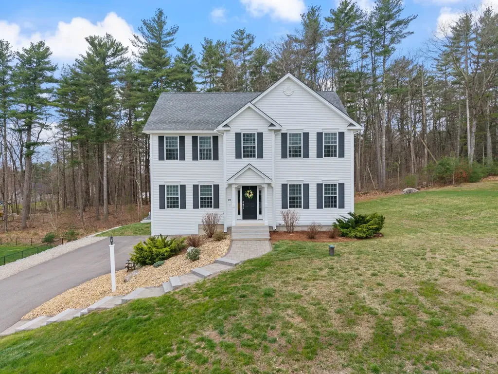 22 Rolling Woods Drive Hudson NH 03051
