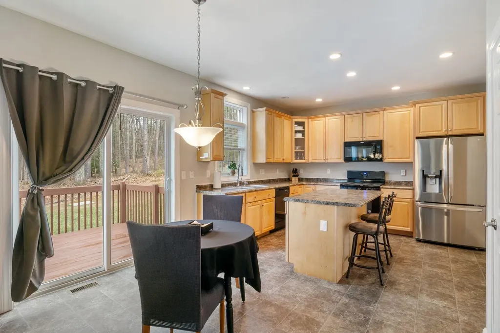 22 Rolling Woods Drive Hudson NH 03051