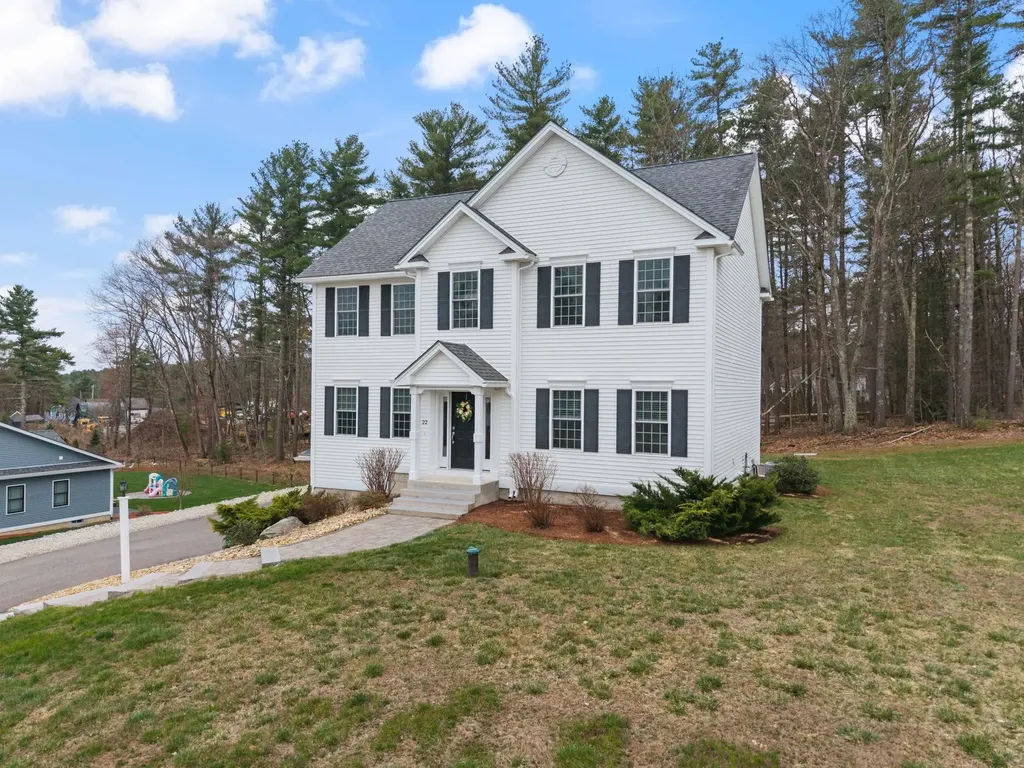 22 Rolling Woods Drive Hudson NH 03051