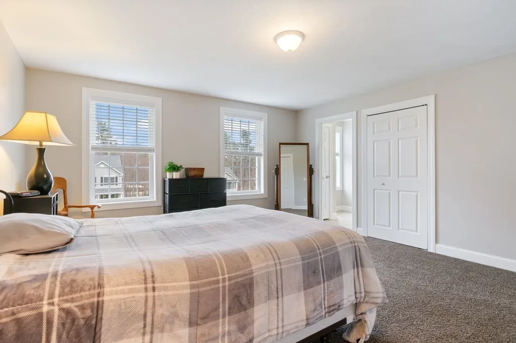 22 Rolling Woods Drive Hudson NH 03051