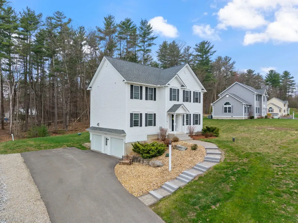 22 Rolling Woods Drive Hudson NH 03051