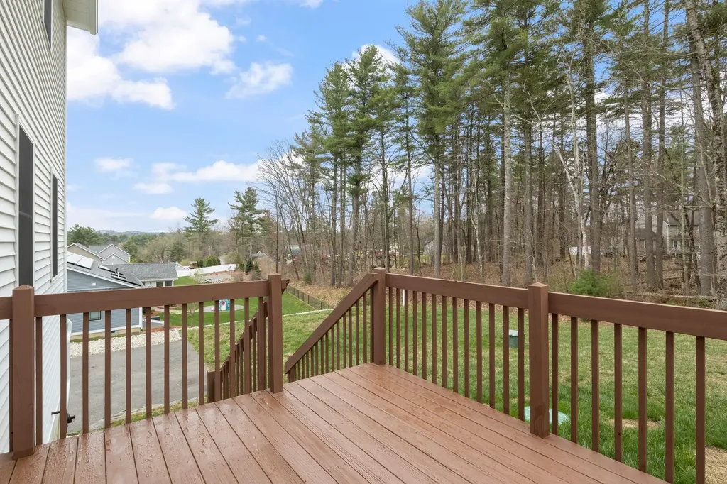 22 Rolling Woods Drive Hudson NH 03051