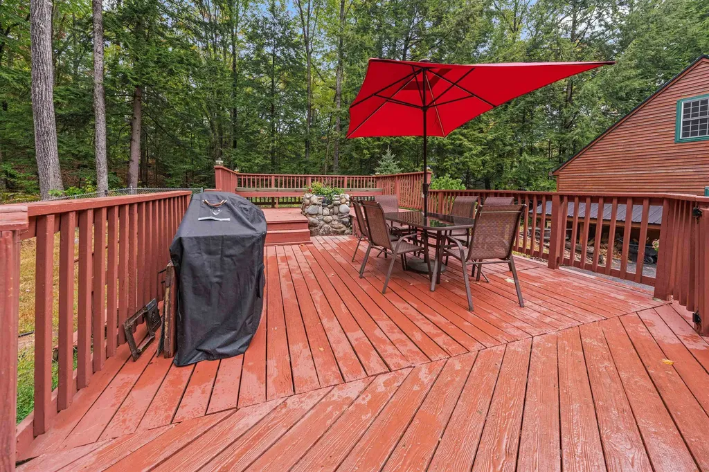17 Centennial Drive Webster NH 03303