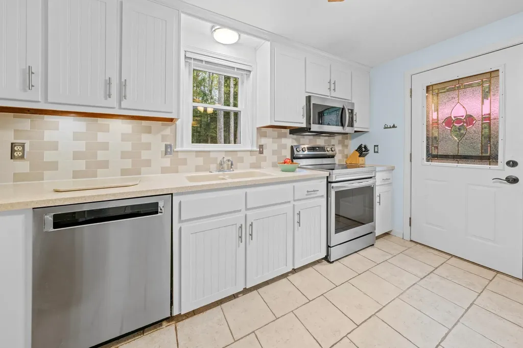 17 Centennial Drive Webster NH 03303