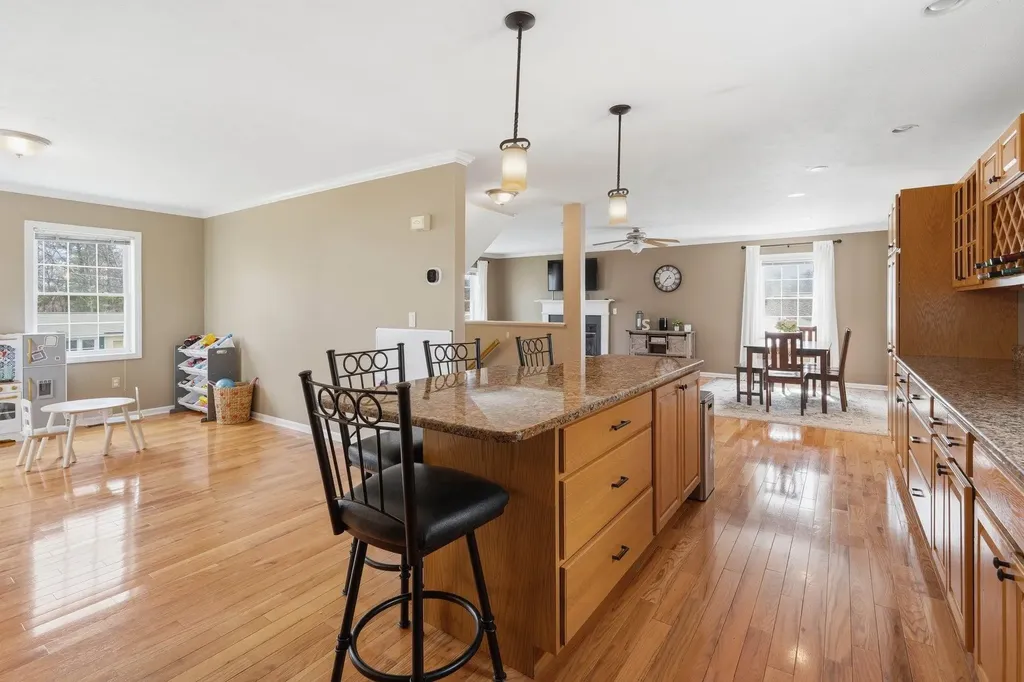 15 Taschereau Boulevard Nashua NH 03062