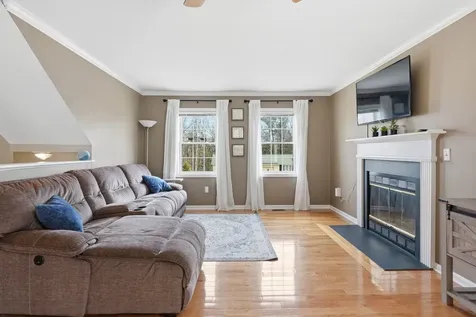 15 Taschereau Boulevard Nashua NH 03062