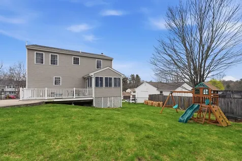 15 Taschereau Boulevard Nashua NH 03062