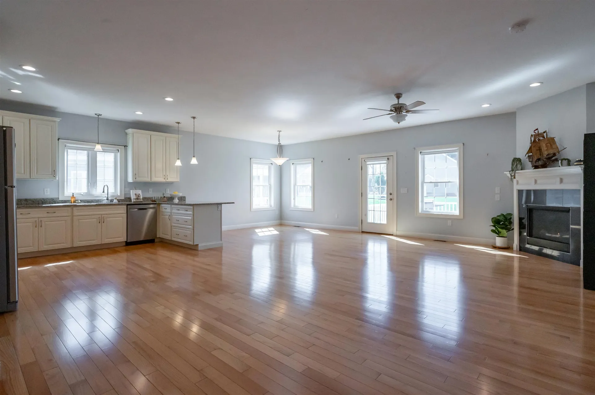 12 Torrey Pines Circle Plaistow NH 03865