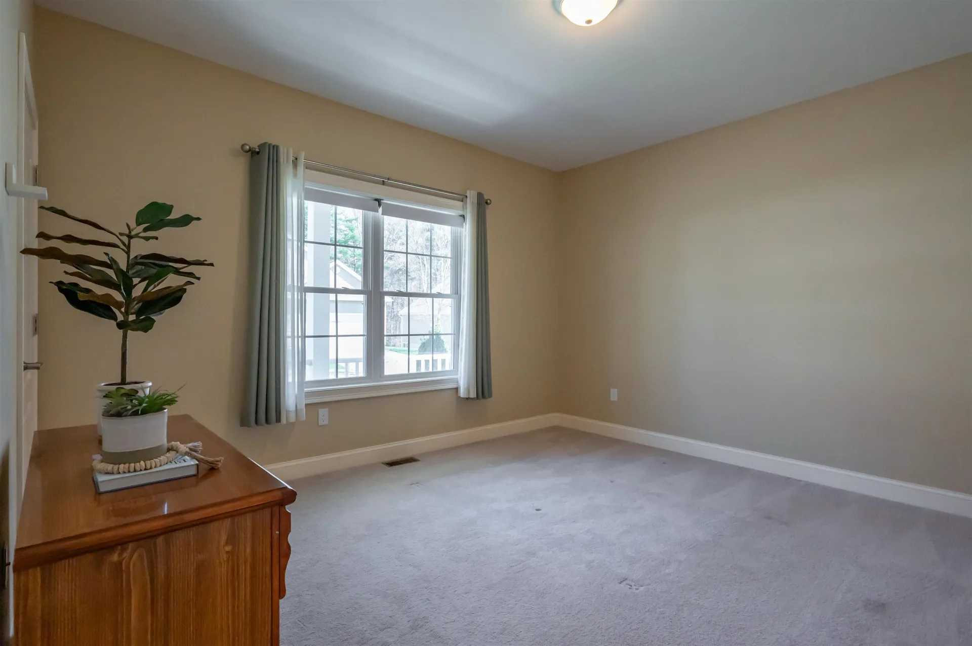 12 Torrey Pines Circle Plaistow NH 03865
