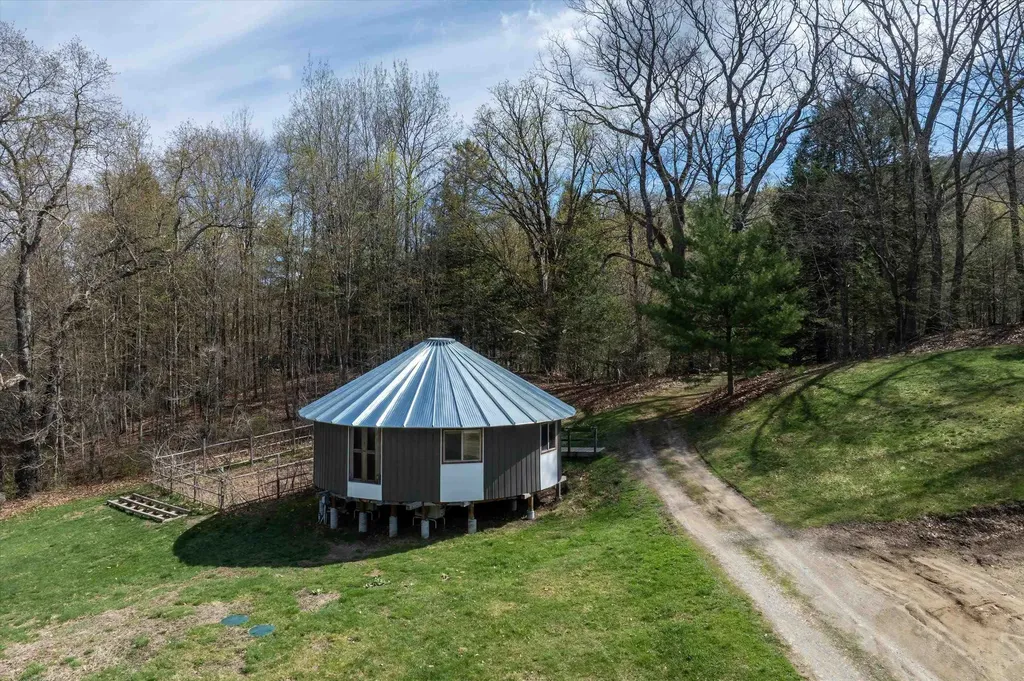 757 Weatherhead Hollow Road Guilford VT 05301