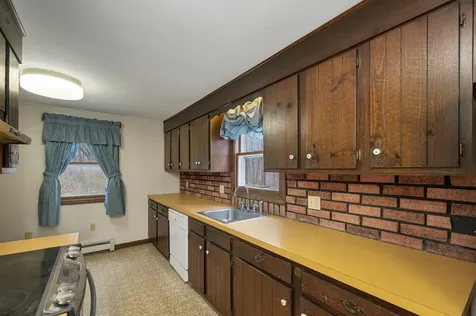 12 Blueberry Road Windham NH 03087