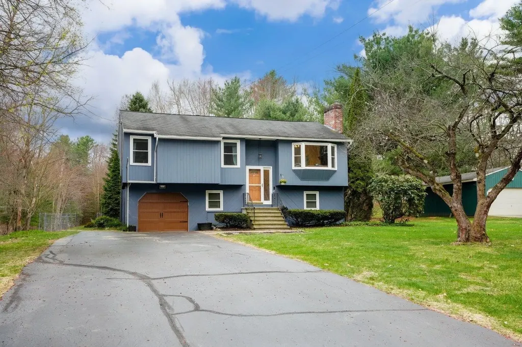 21 W Chamberlain Road Merrimack NH 03054