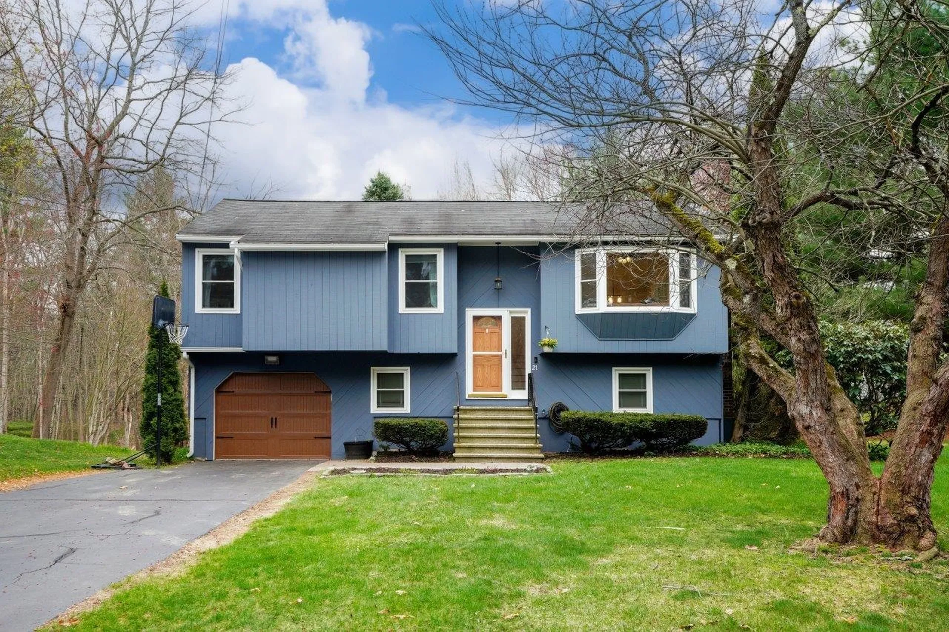 21 W Chamberlain Road Merrimack NH 03054