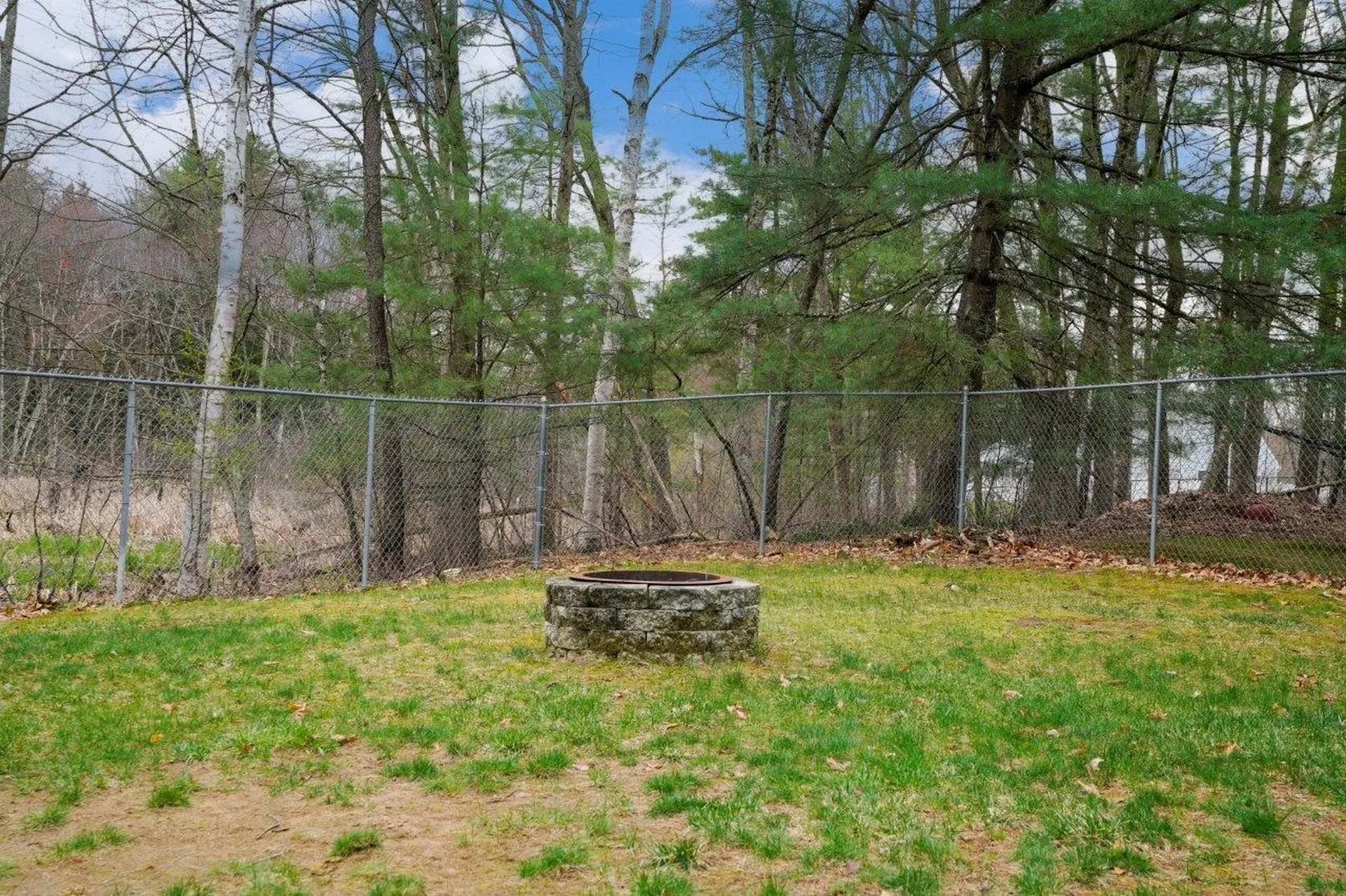 21 W Chamberlain Road Merrimack NH 03054