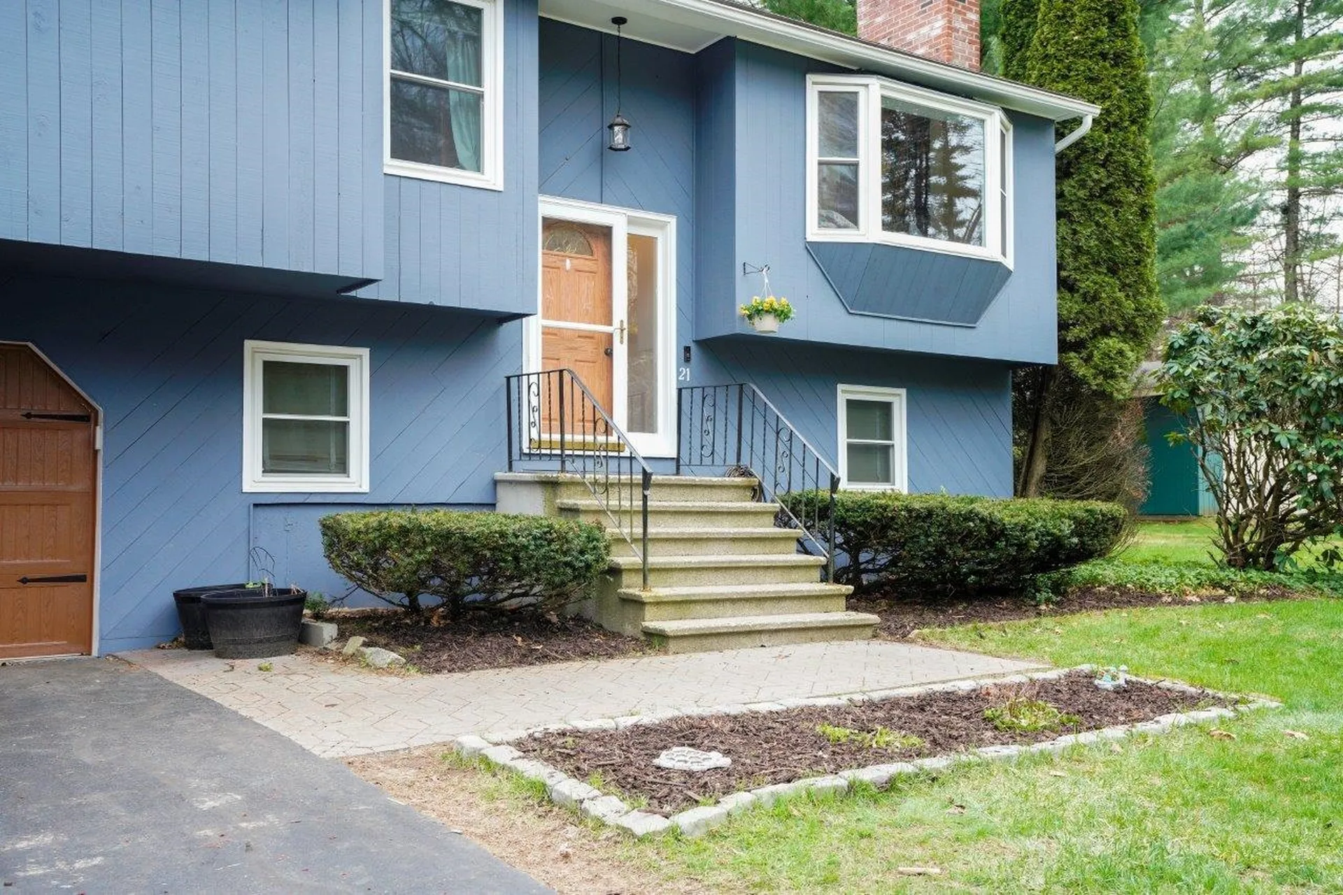 21 W Chamberlain Road Merrimack NH 03054