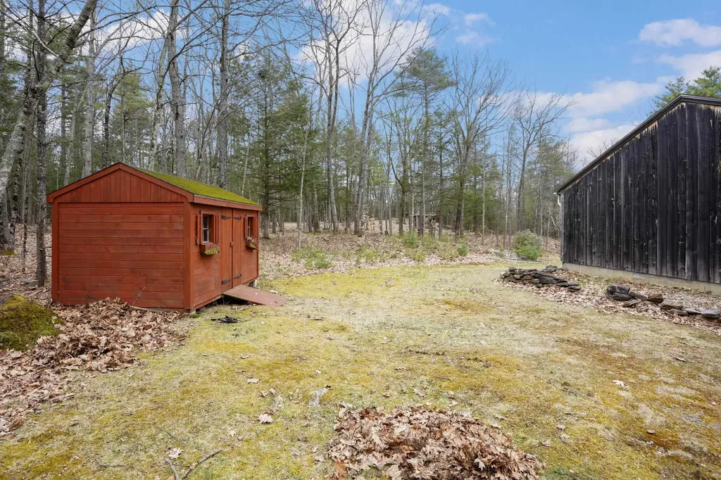 43 Snow Road Goffstown NH 03045