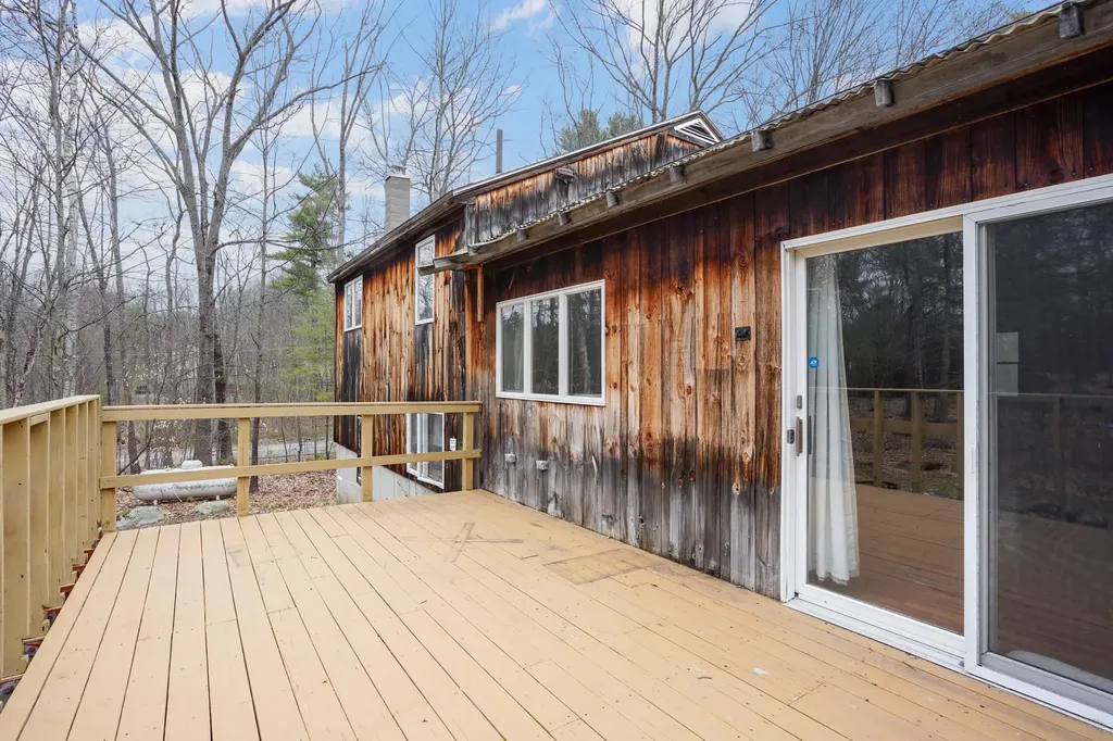 43 Snow Road Goffstown NH 03045