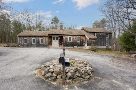 43 Snow Road Goffstown NH 03045