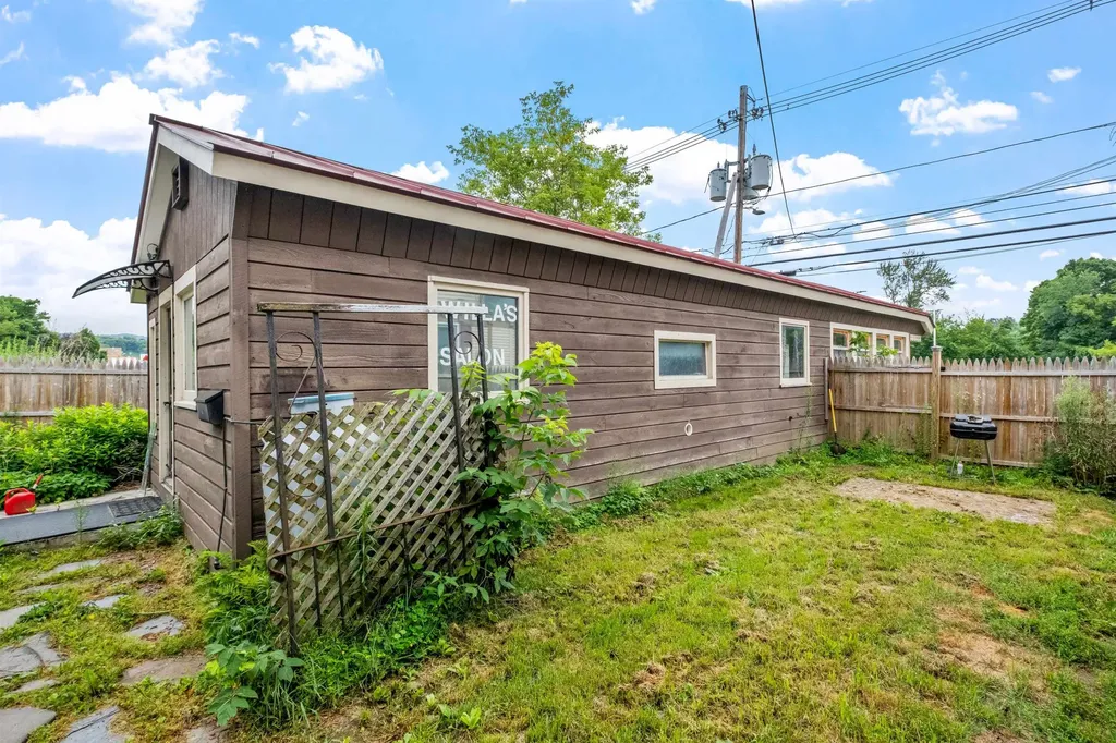 376 Portland Street St. Johnsbury VT 05819