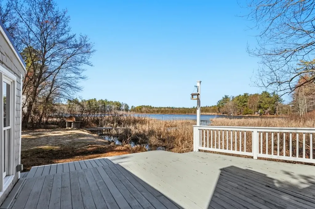 120 Pond Street Newton NH 03858