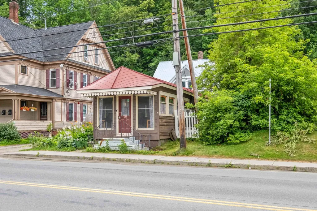376 Portland Street St. Johnsbury VT 05819