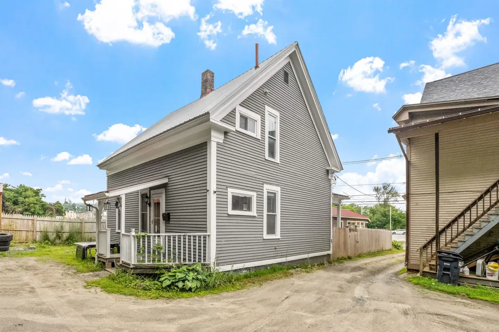 376 Portland Street St. Johnsbury VT 05819