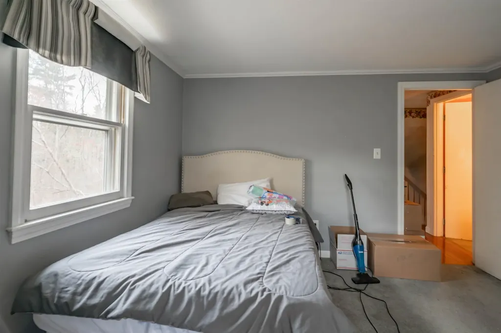 5 Lisa Terrace Pelham NH 03076