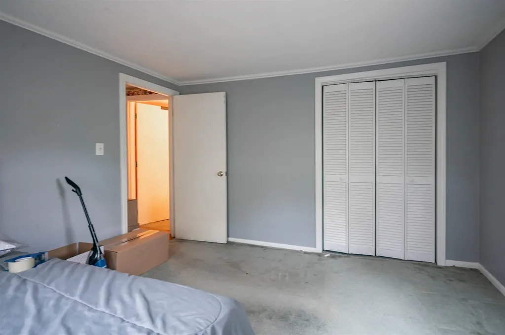 5 Lisa Terrace Pelham NH 03076