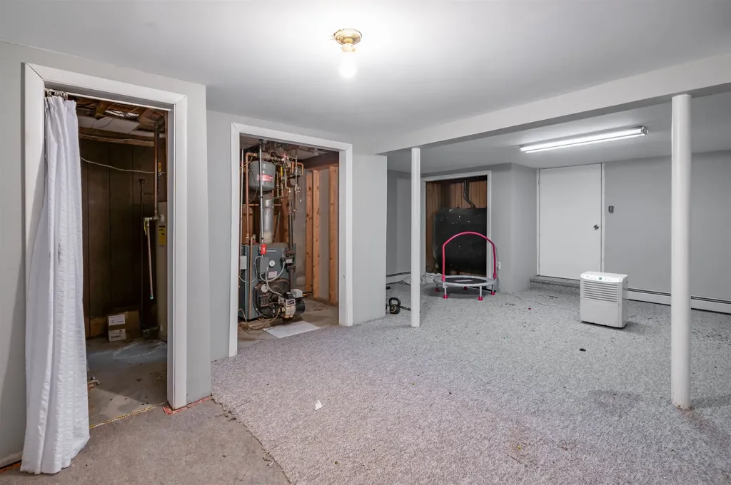 5 Lisa Terrace Pelham NH 03076