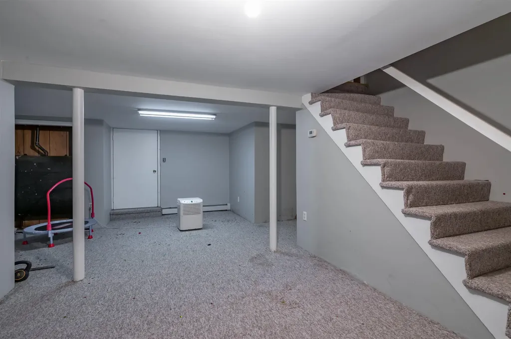 5 Lisa Terrace Pelham NH 03076